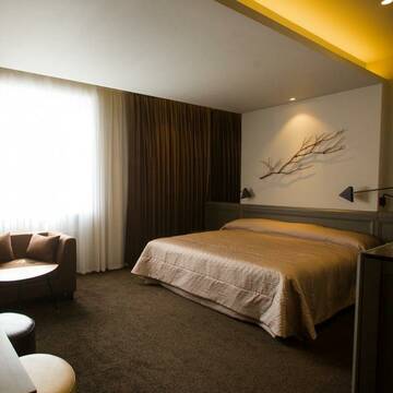 ДЕЛЮКС в Гостинице Амур